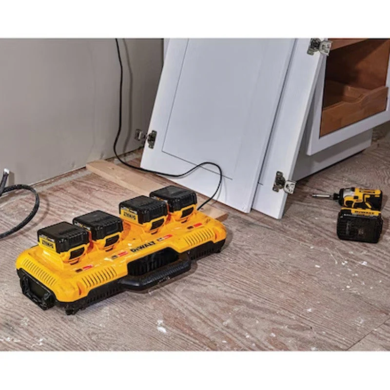 Chargeur rapide 4 ports 12V / 18V / 54V DEWALT DCB104-QW XR - Image 4