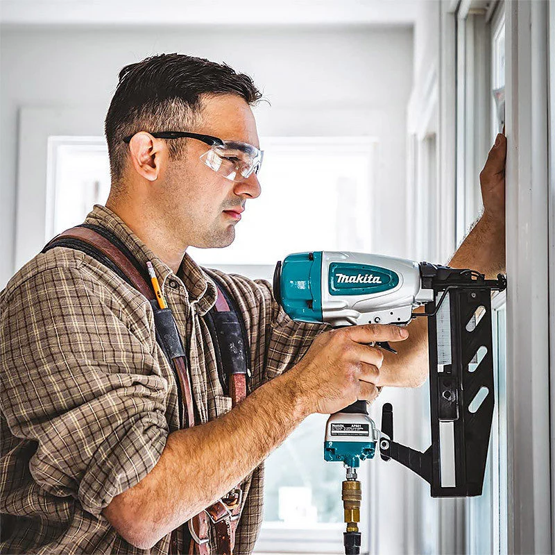 Cloueur pneumatique MAKITA AF601 8,3 bar 25 à 64 mm - Image 6
