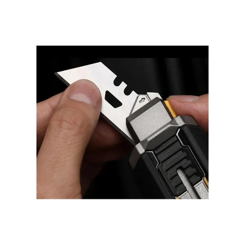 Cutter grattoir 2 en 1 +5 lames - TOUGHBUILT - TB-H4S5-01-BEA - Image 3