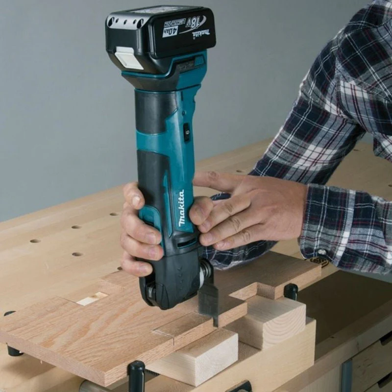 Découpeur/ponceur multifonctions MAKITA DTM51ZJX3 18 V Li-ion (machine seule) dans MAKPAC + kit d'accessoires - Image 5