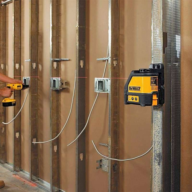 Laser en croix 2 lignes DEWALT DW088K Nivellement automatique - Image 3