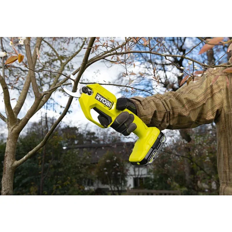 Pack 1 batterie lithium+ 18V 4,0 Ah + 1 batterie compacte lithium+ 18V 2,0 Ah + 1 chargeur rapide 2,0 A RYOBI RC18120-242X - Image 4
