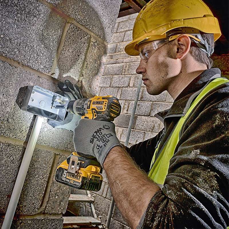 Perceuse-visseuse à percussion 18V DEWALT DCD796NT-XJ Brushless avec coffret - Image 4