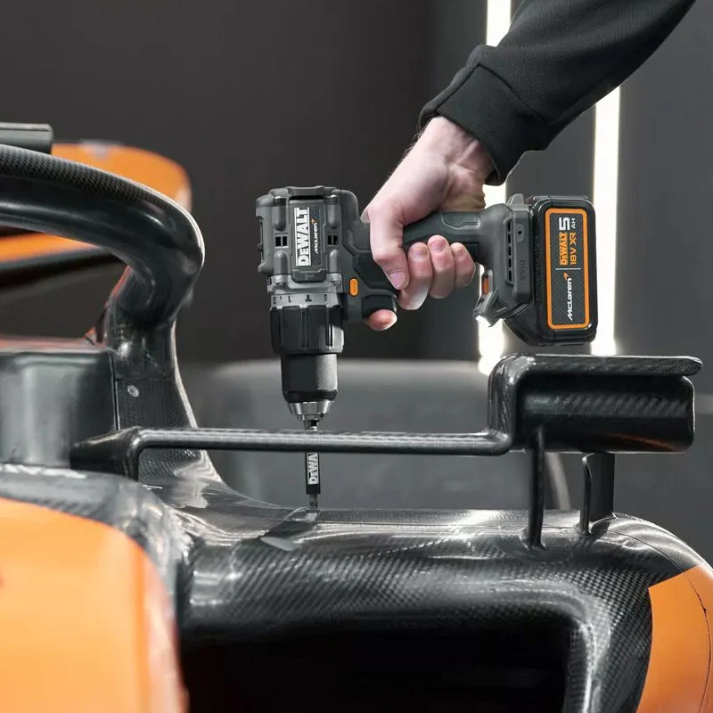Perceuse Visseuse Percussion XR 18V Brushless Dewalt DCD85MP2T-QW Édition Limitée McLaren Livrée Avec 2 Batteries 5Ah Li-Ion, 1 Chargeur en Coffret TSTAK - Image 6