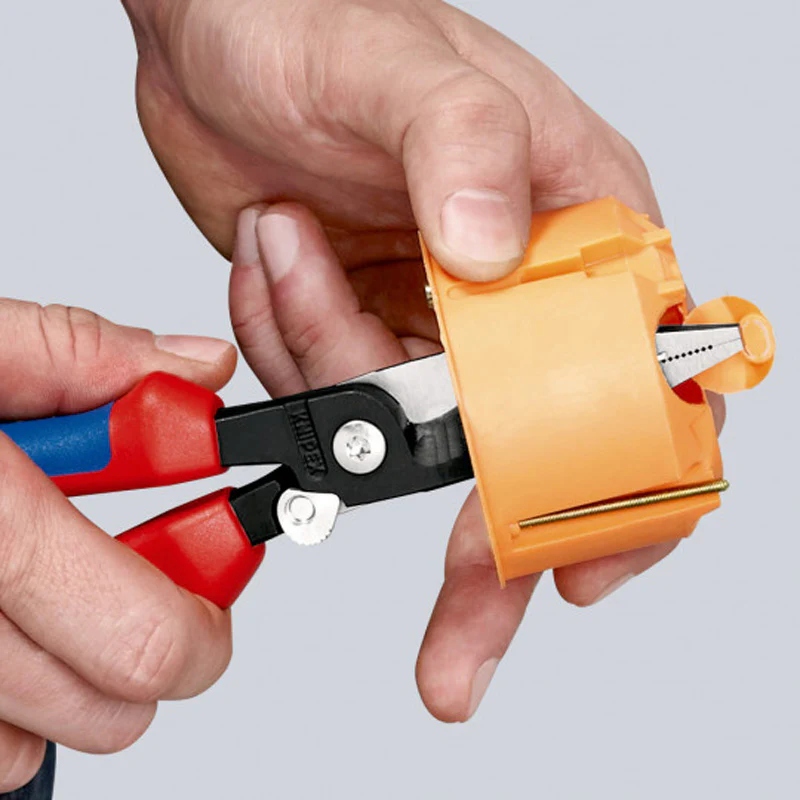 Pince multifonctions 6 outils en 1 - 200mm - Bi-matière - Loquet de fermeture KNIPEX - 1392200 - Image 2