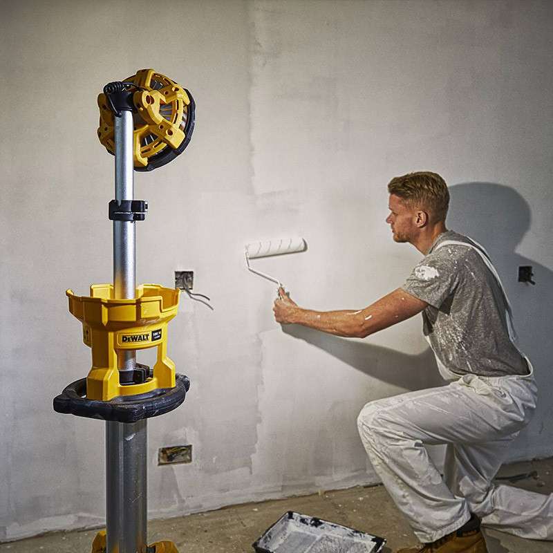 Projecteur de chantier DEWALT DCL079 avec Trépied 18V XR (vendu sans batterie) - Image 8