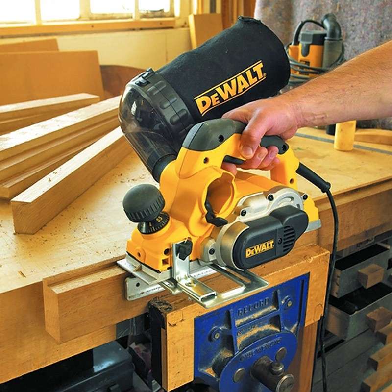 Rabot 4mm 1050W DEWALT D26500K-QS avec malette de transport - Image 3