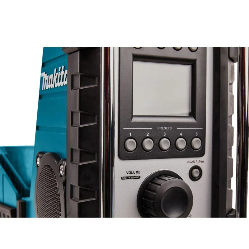 Radio de chantier MAKITA DMR116 de 14.4V à 18V (vendu sans batterie) - Image 4